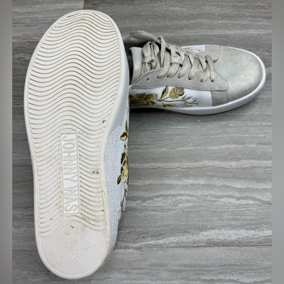 Johnny Was Vixie Floral Embroidered Low Top Leather Sneakers Womens Size 8.5 - Picture 9 of 13